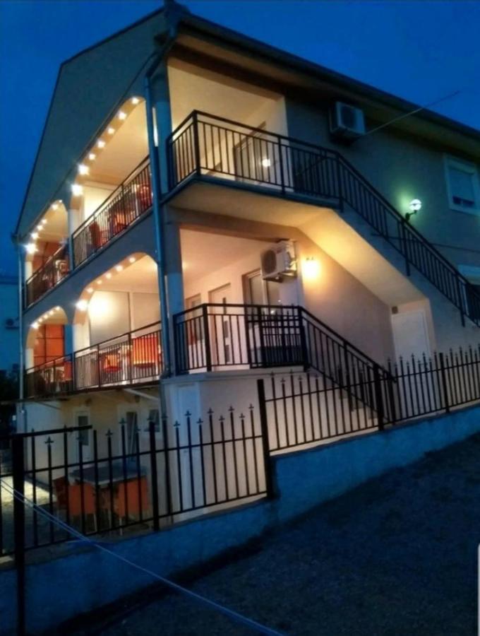Apartmani Ljubica Utjeha Esterno foto