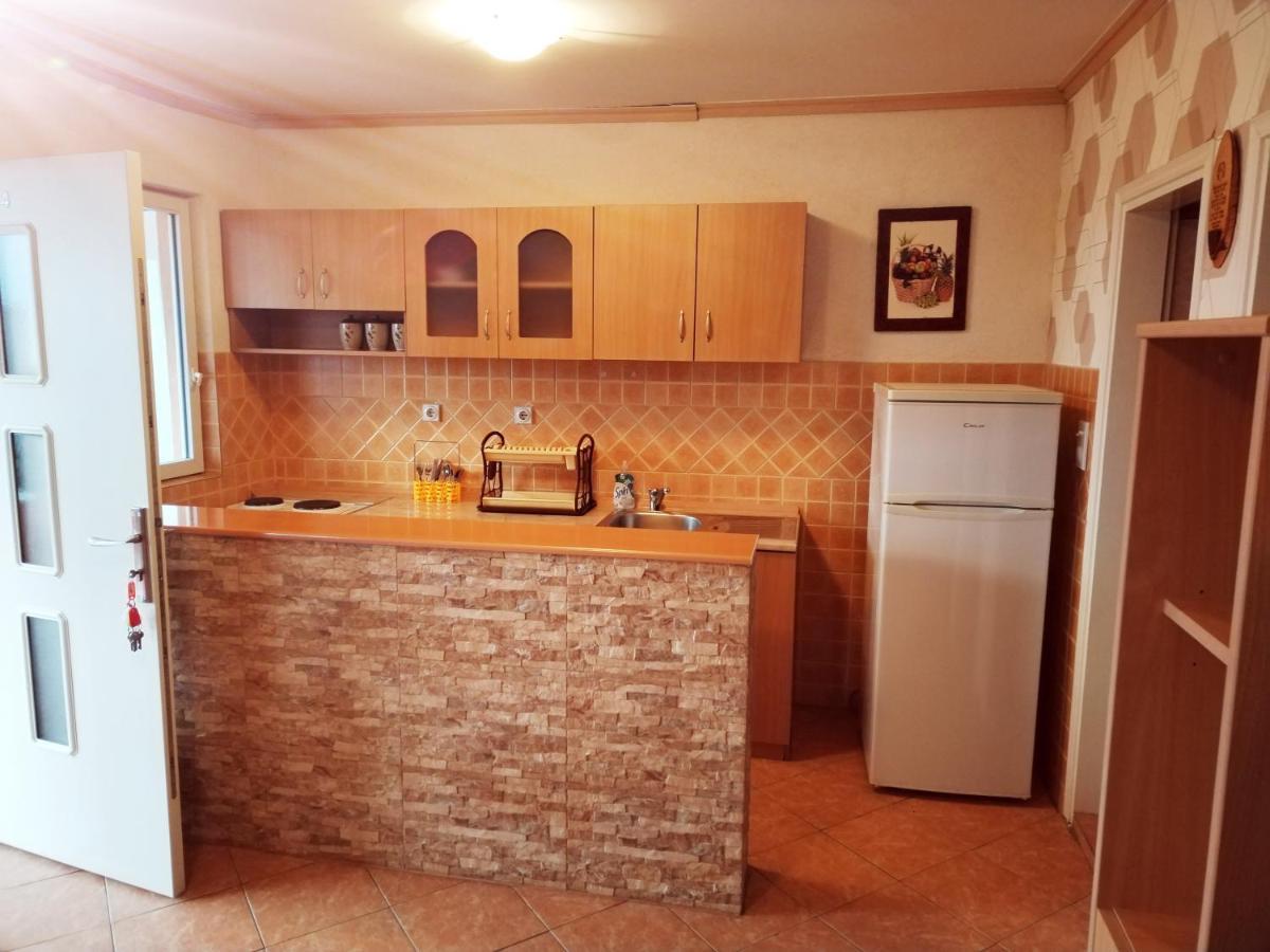 Apartmani Ljubica Utjeha Esterno foto