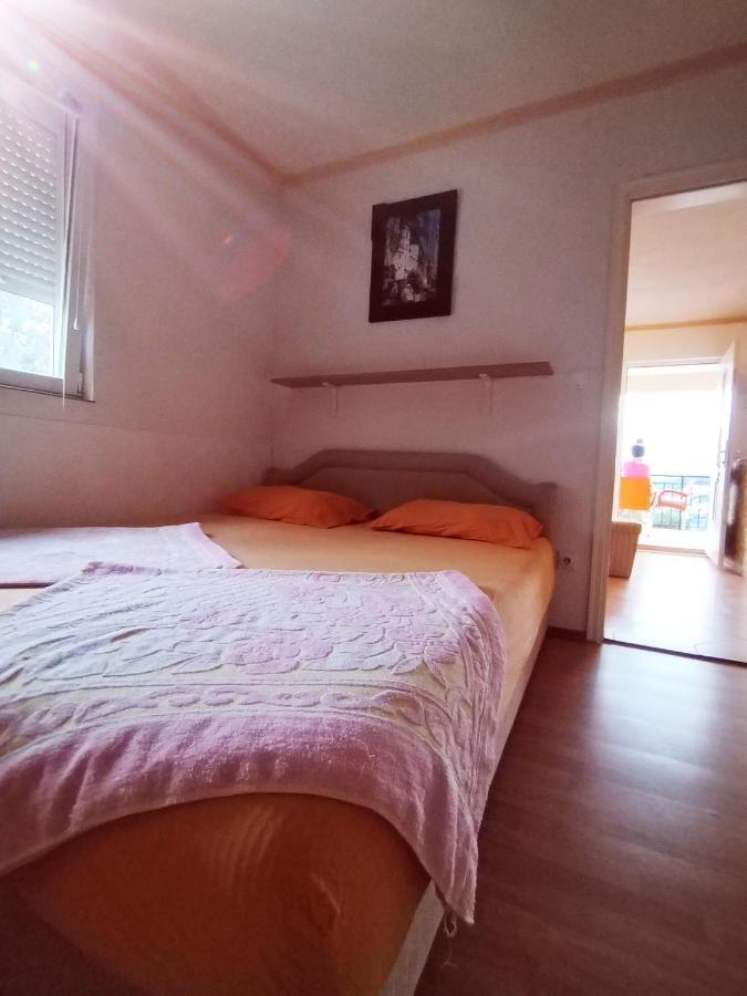 Apartmani Ljubica Utjeha Esterno foto