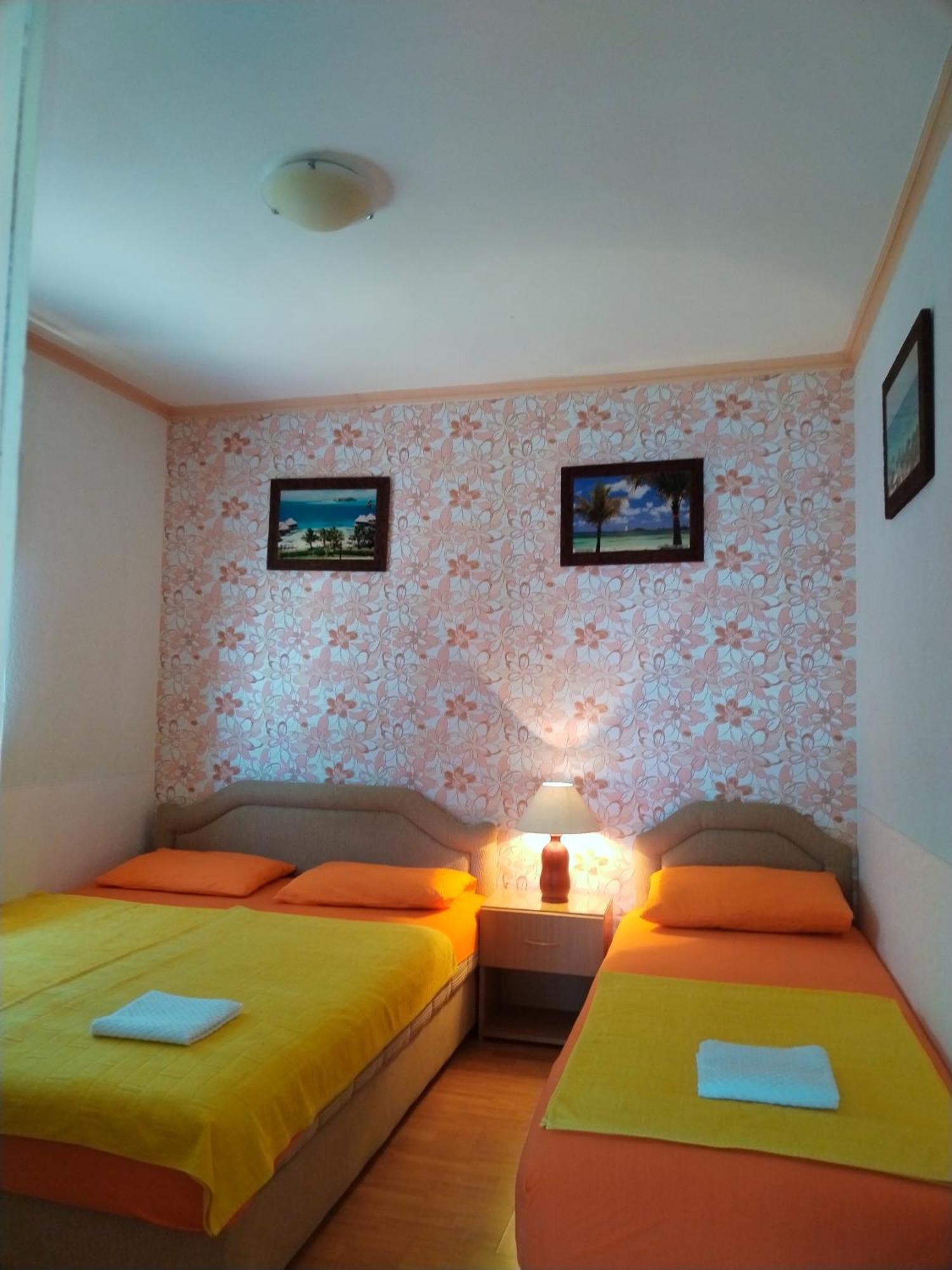 Apartmani Ljubica Utjeha Esterno foto