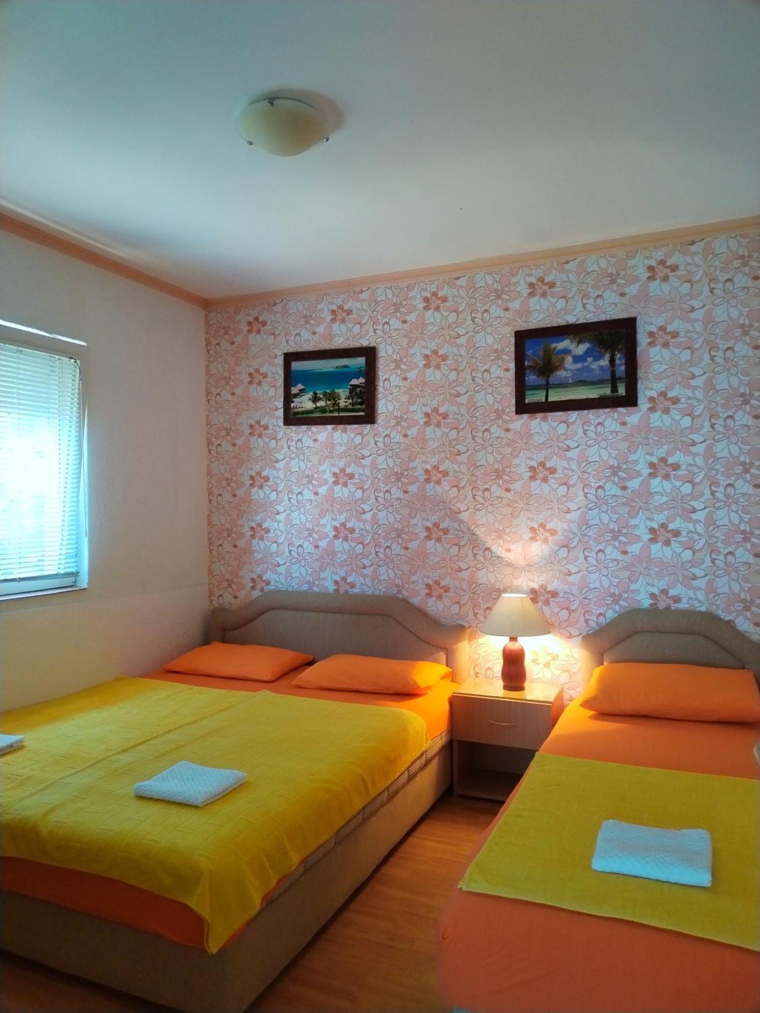 Apartmani Ljubica Utjeha Esterno foto