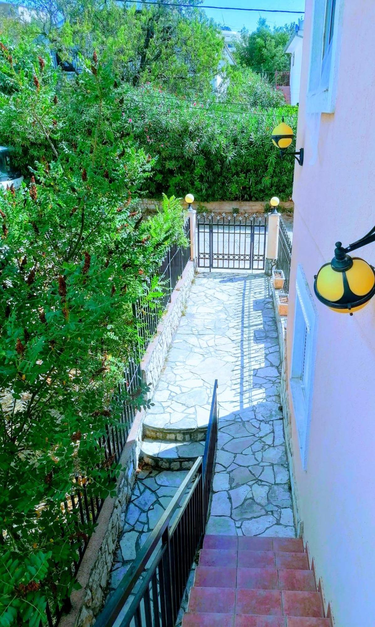 Apartmani Ljubica Utjeha Esterno foto